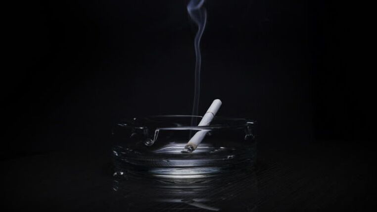 Τσιγάρο και κάπνισμα ενώ είμαστε νηστικοί