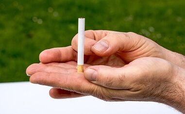 Πώς να εγκαταλείψετε γρήγορα το κάπνισμα στο σπίτι